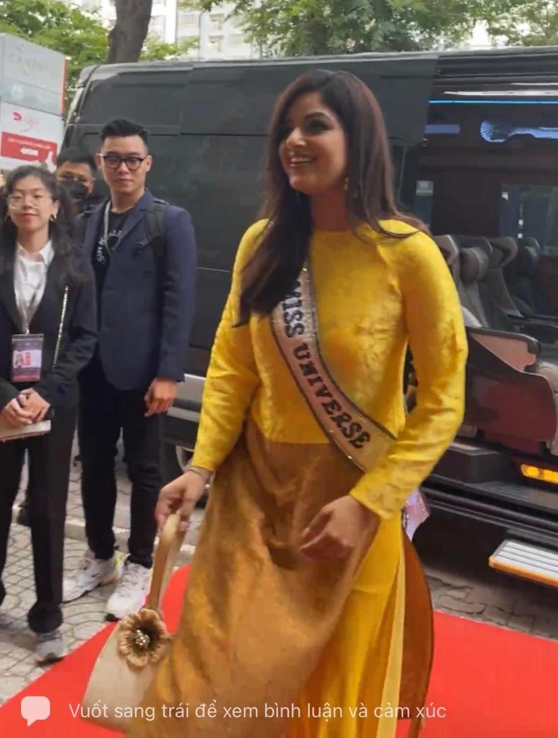 Miss Universe 2021 Harnaaz Sandhu lần đầu mặc áo dài - Ảnh 9