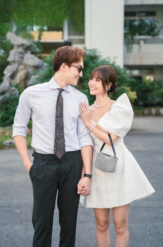 Huyền Lizzie và Đình Tú tay trong tay tại sự kiện mới nhất - Ảnh 1