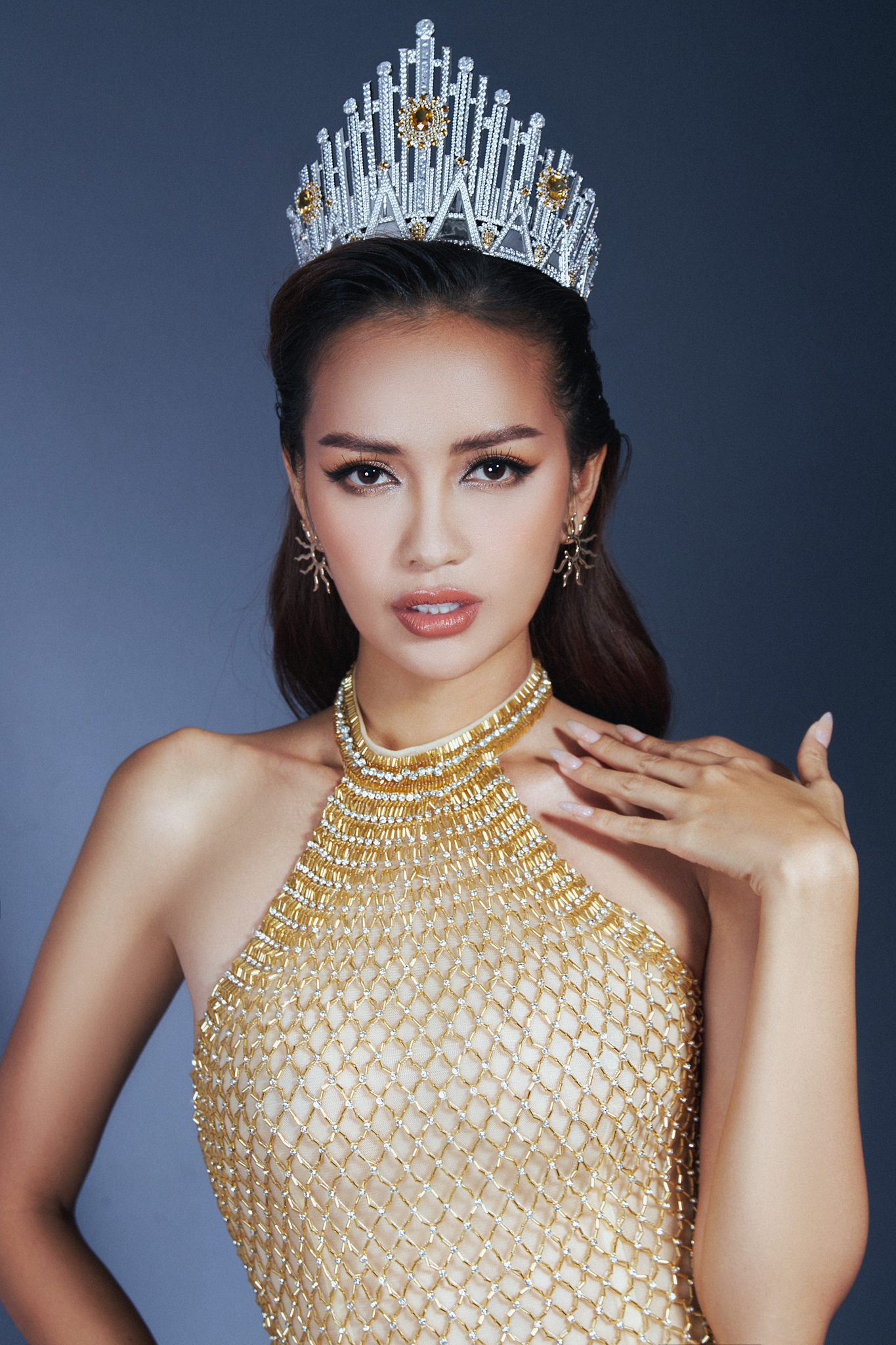 Mẹ Hoa hậu Ngọc Châu khiến nhiều người xúc động trong Home coming của con gái - Ảnh 4