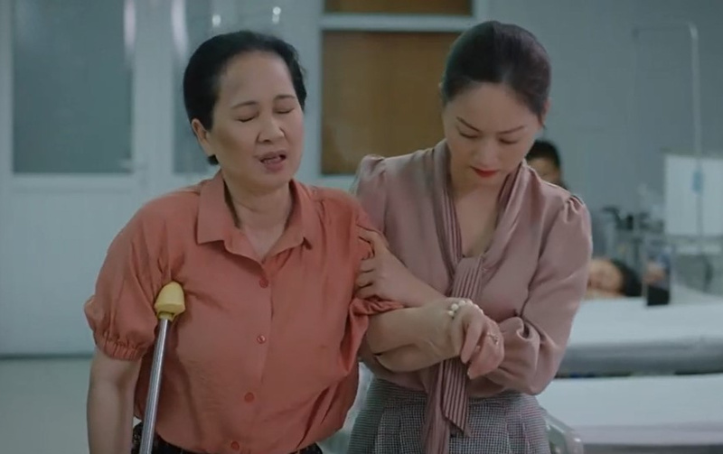 Khán giả tranh cãi dữ dội sau cảnh Đức đi công tác dài ngày ở tập 44 phần 2 