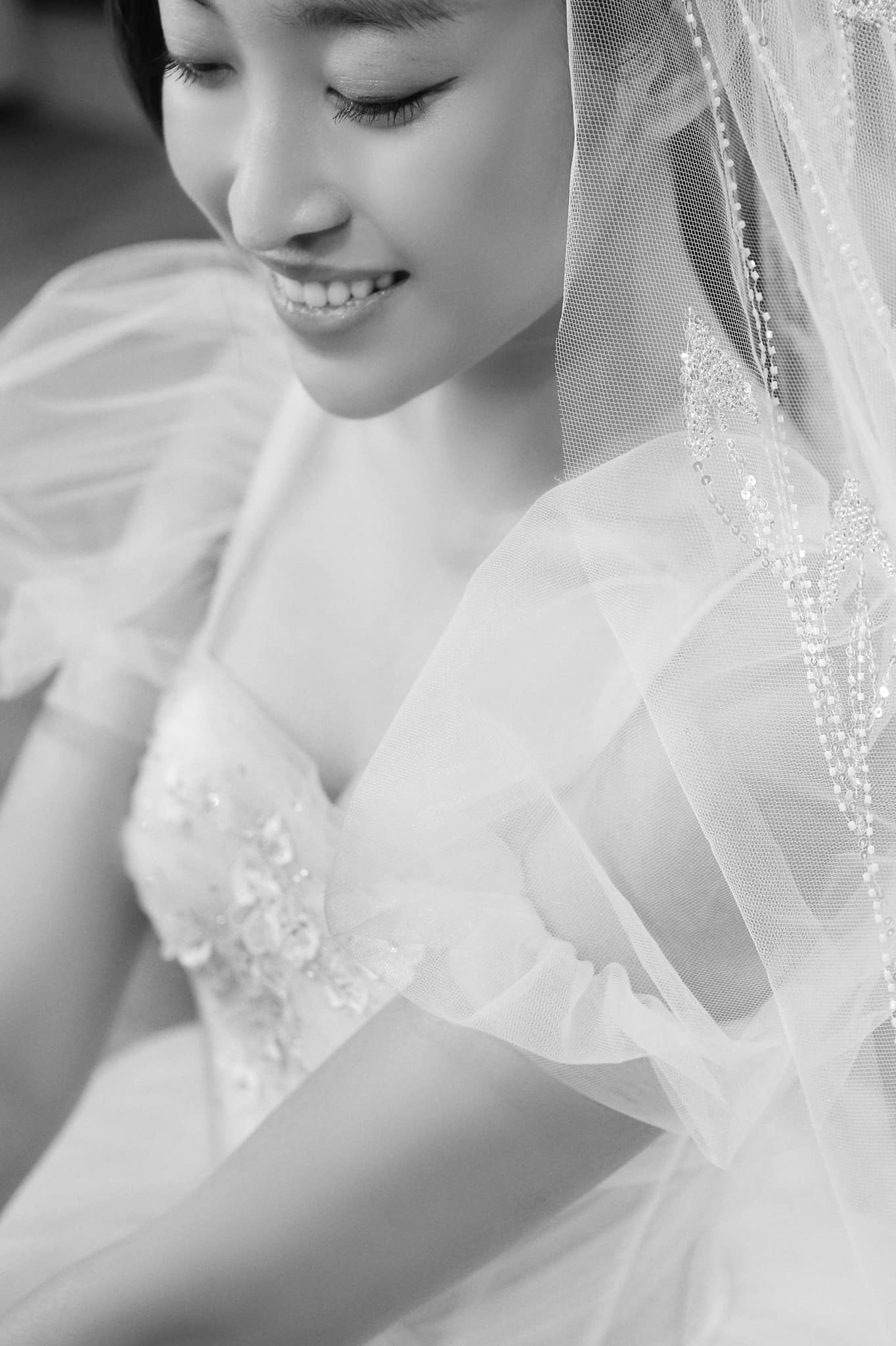 Rầm rộ khoảnh khắc Đỗ Mỹ Linh thử váy cưới, ngày về chung nhà với con trai bầu Hiển không còn xa? - Ảnh 1