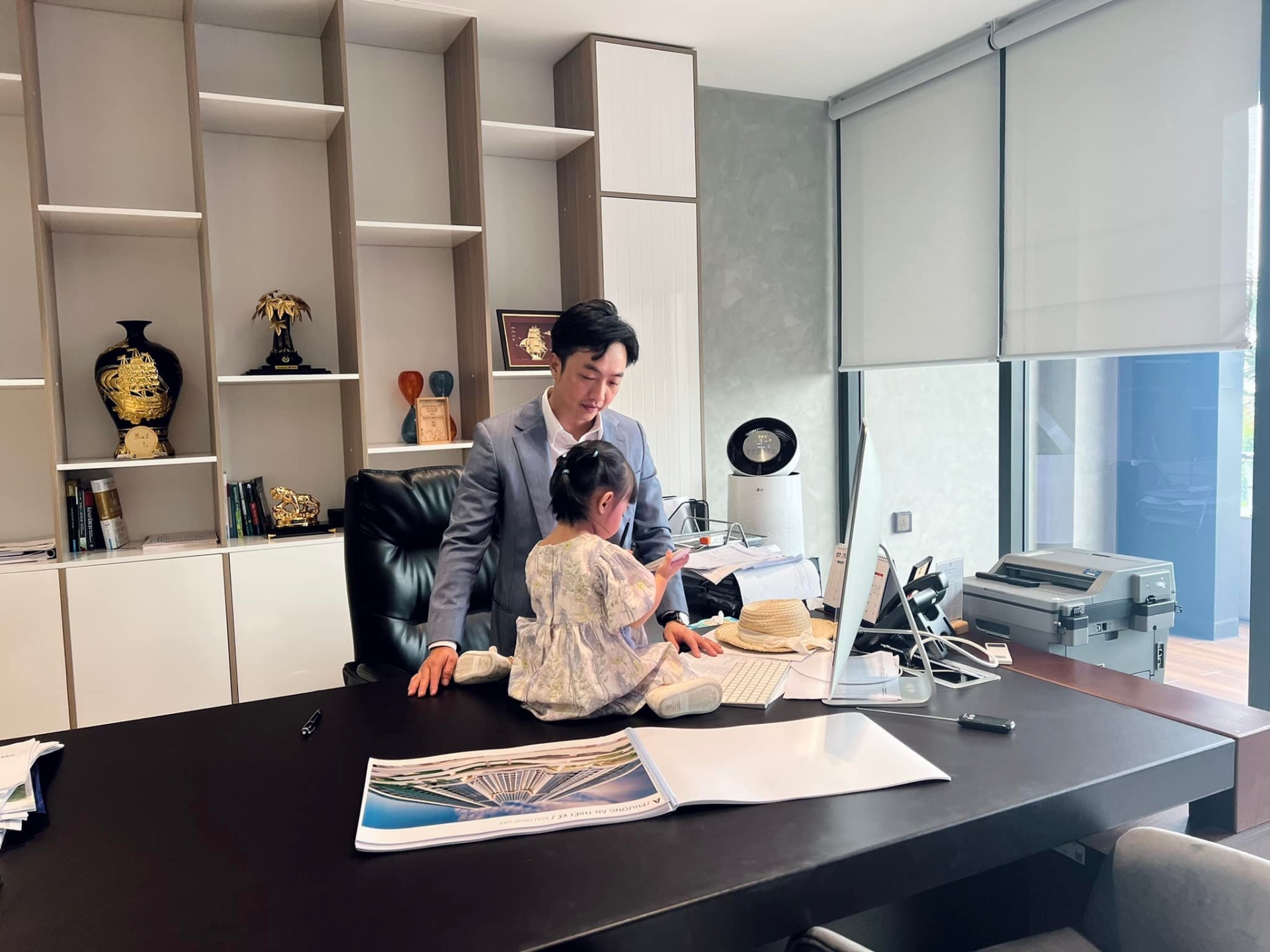 Ái nữ nhà Cường Đô La mới 2 tuổi đã phải 