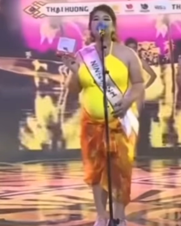 Người phụ nữ vác bụng bầu 6 tháng đi thi Hoa hậu, catwalk 