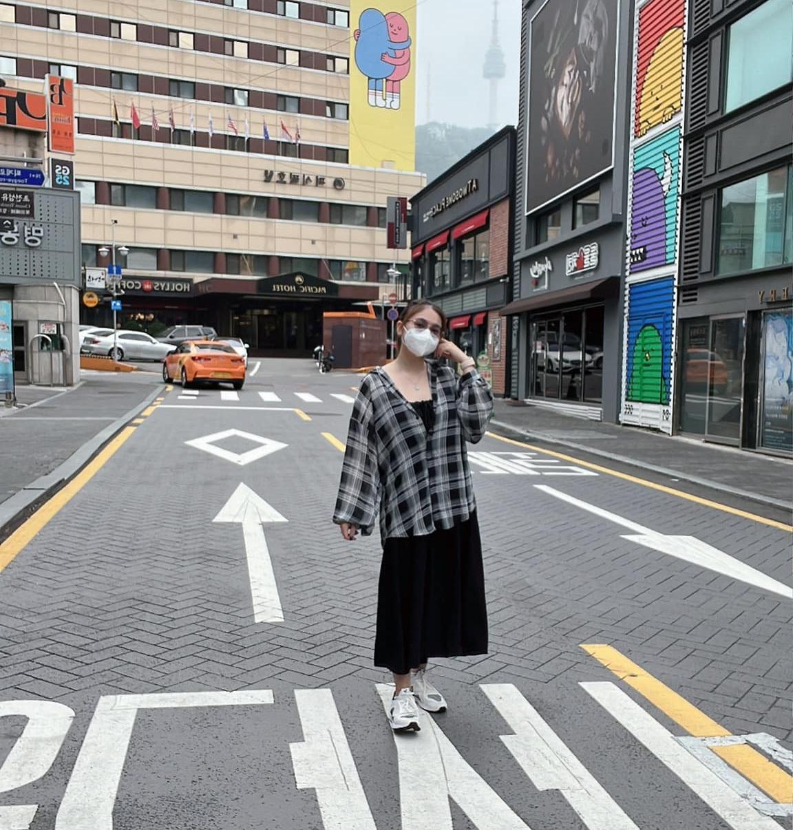 Thiện Nhân khoe ảnh vui vẻ du lịch Hàn Quốc giữa lùm xùm bất hòa với gia đình - Ảnh 1