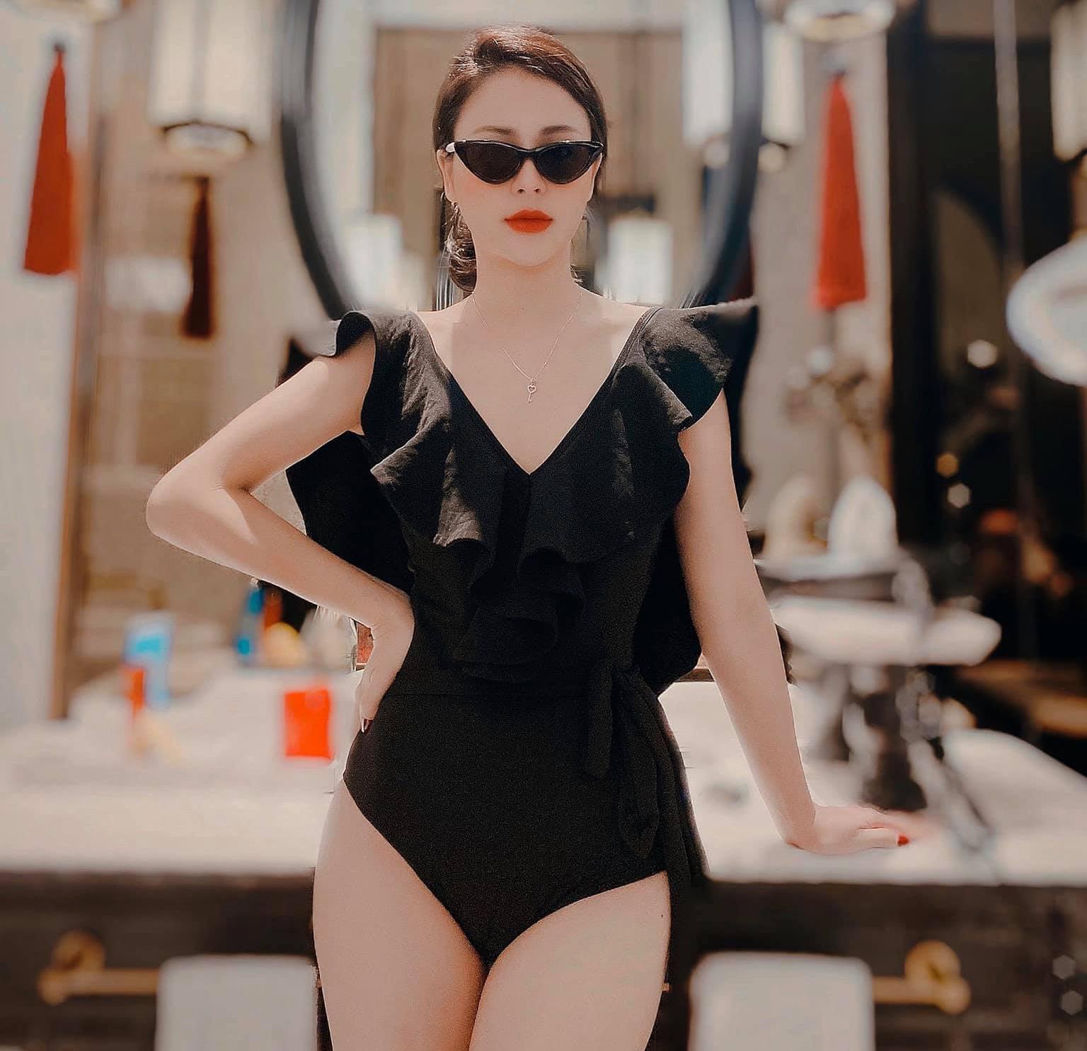 Mẹ đơn thân Vbiz lên đồ thiếu vải: Huyền Lizzie hay bạn gái cũ Đình xuất sắc hơn? - Ảnh 8