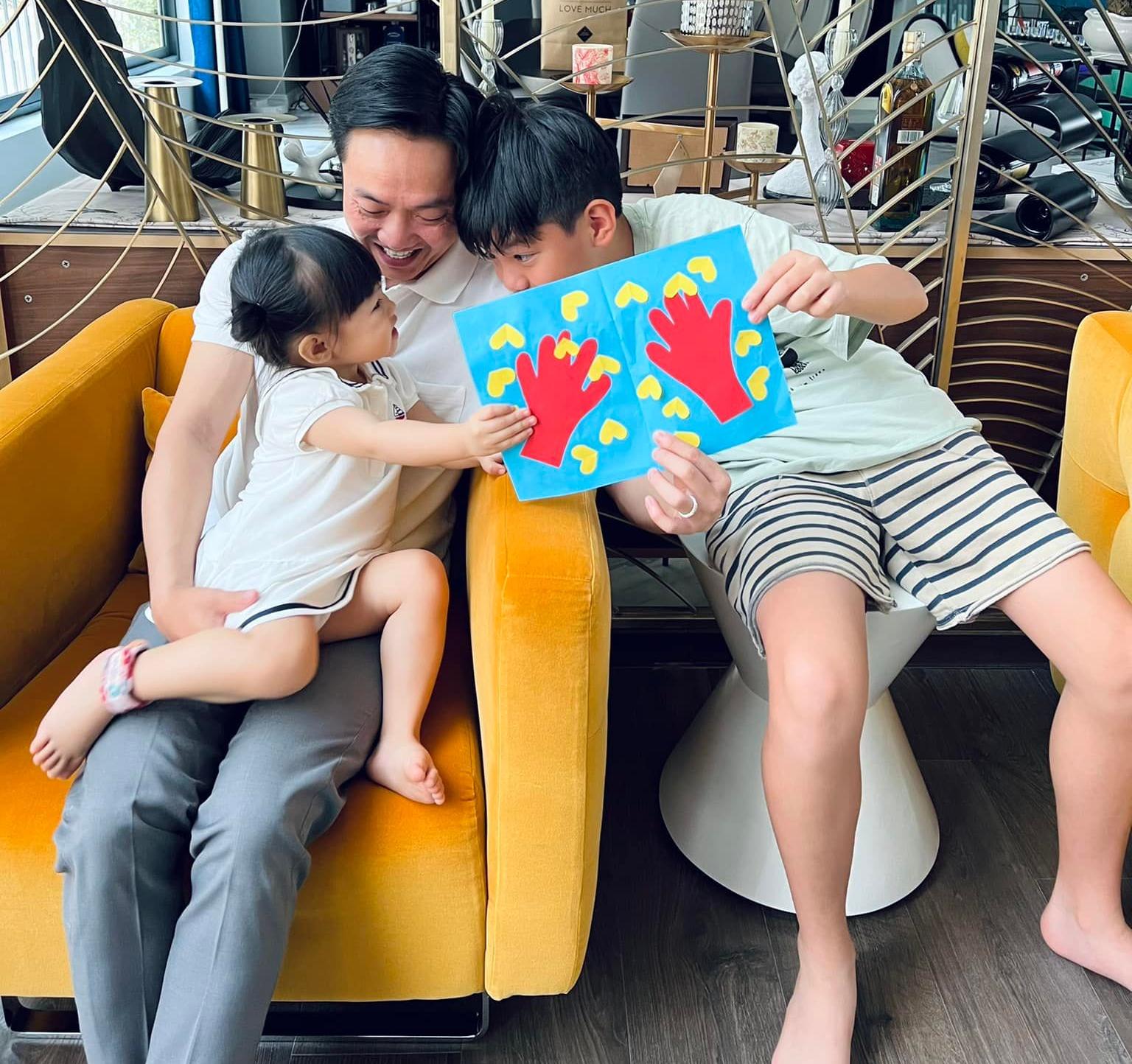 Subeo theo Hồ Ngọc Hà sang Thụy Điển, thái độ của Suchin khi anh hai về nước chiếm spotlight - Ảnh 1