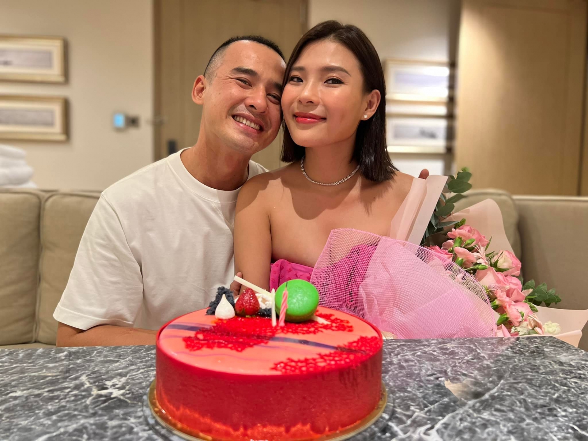 Thúy Diễm đăng ảnh gia đình ba người hạnh phúc, phủ nhận thông tin chồng 