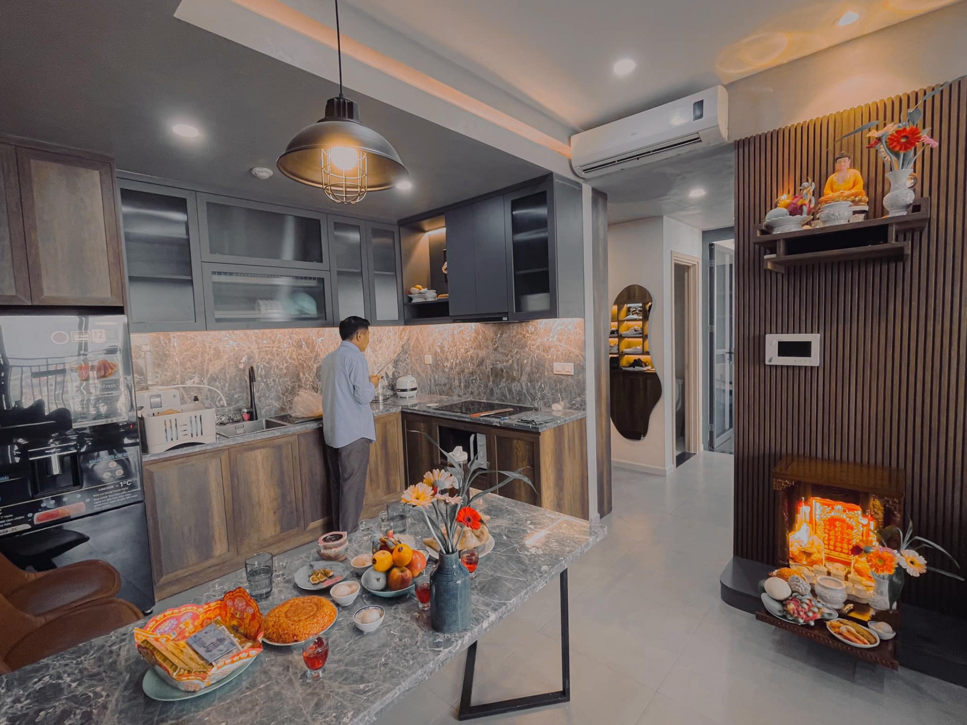 Chàng trai mua được căn hộ cao cấp nhờ miệt mài 10 năm nấu cơm mang đi làm - Ảnh 1