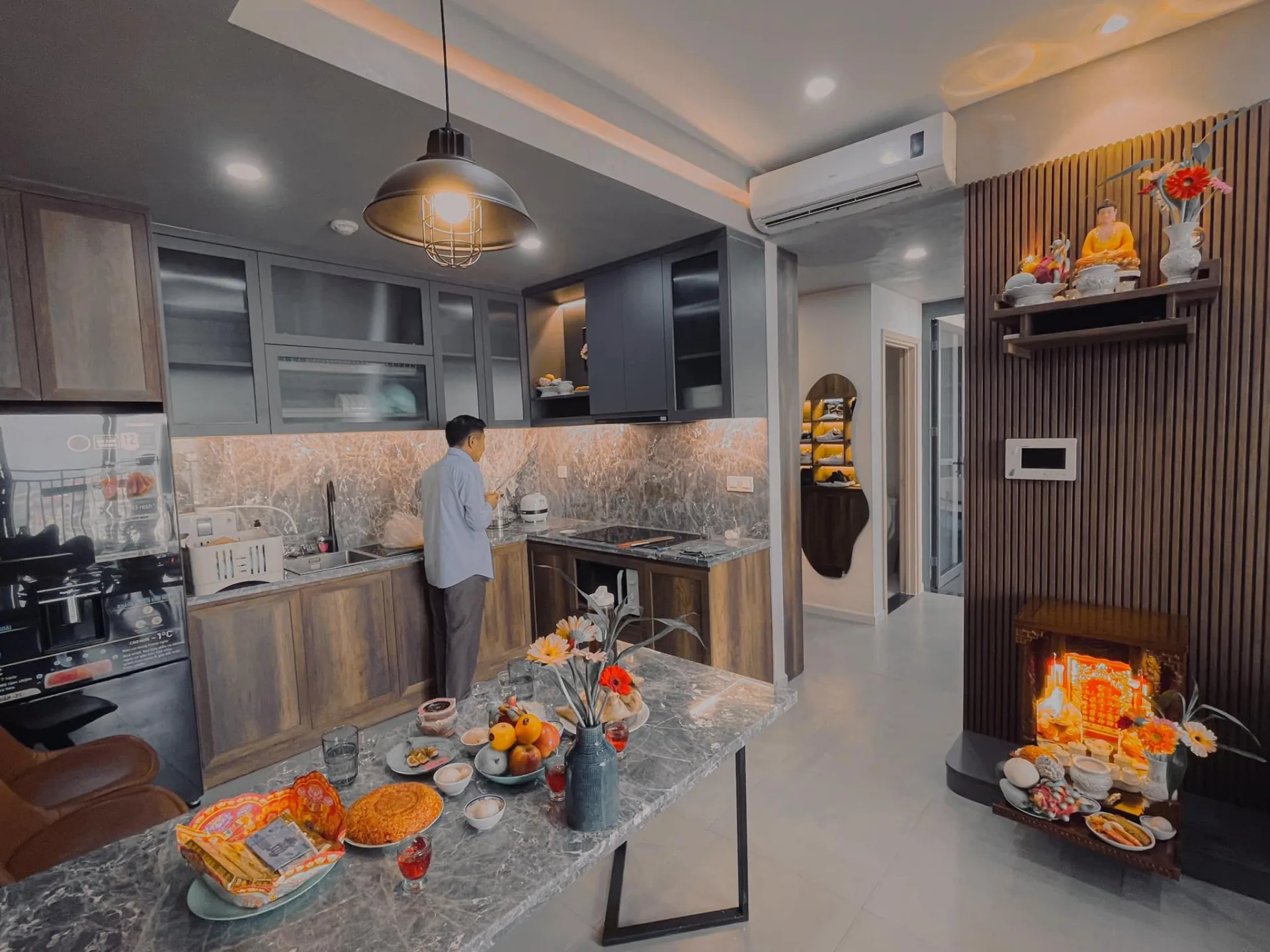 Chàng trai mua được căn hộ cao cấp nhờ miệt mài 10 năm nấu cơm mang đi làm - Ảnh 1