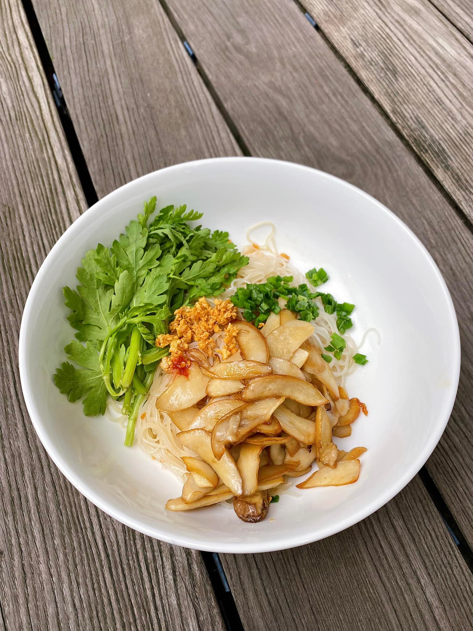 Tăng Thanh Hà trổ tài làm 1001 món ăn từ Âu sang Á: Món nào cũng được chồng khen nức nở - Ảnh 1