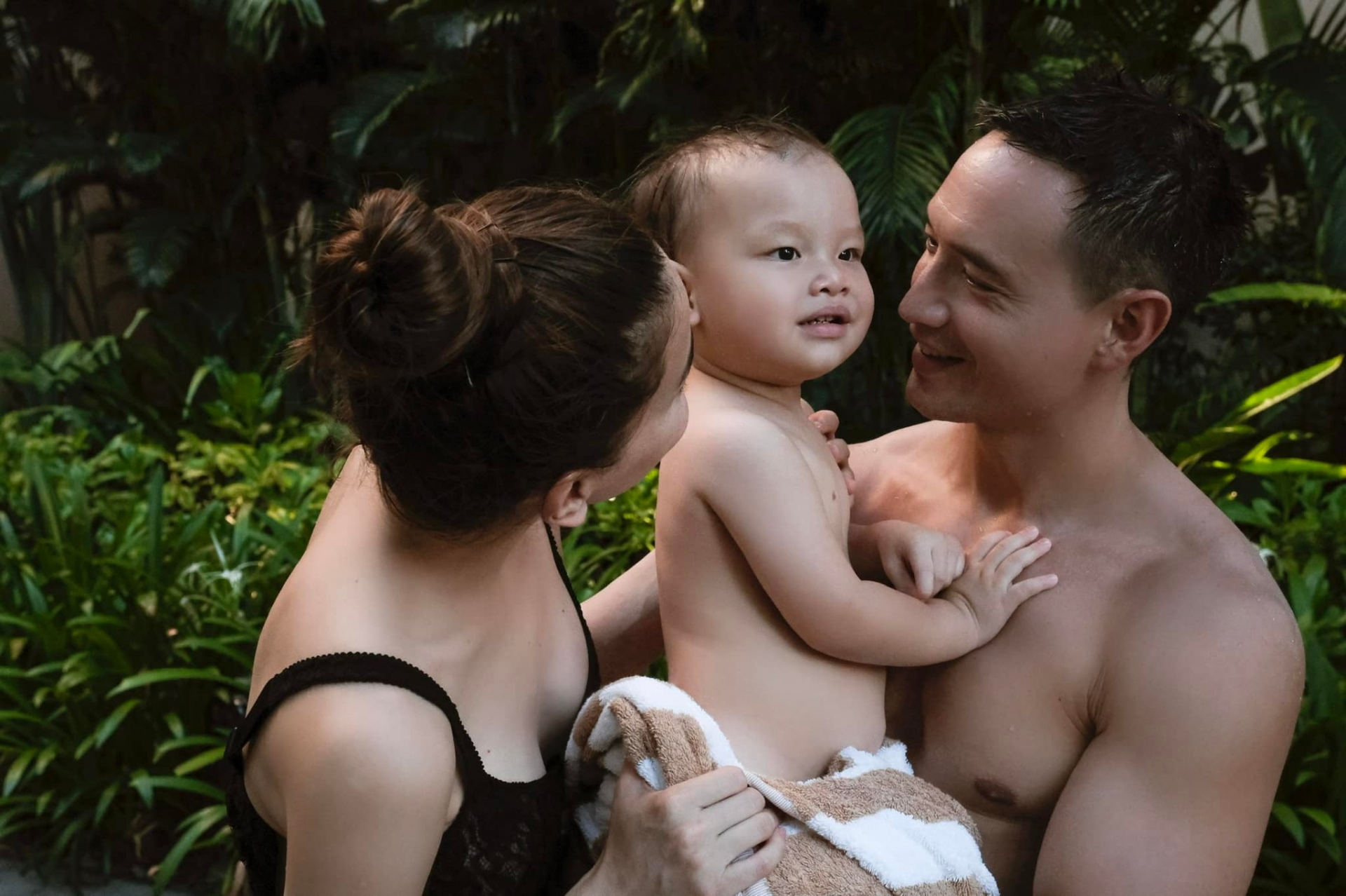 Hồ Ngọc Hà giải thích lý do ít cho Leon lên sóng: 