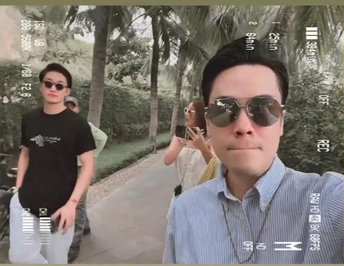 Huyền Lizzie thân thiết bên Đình Tú trong chuyến du lịch chung hậu 