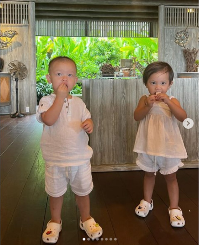 Leon nhà Hồ Ngọc Hà và những biểu cảm hài hước khi được mẹ cho mặc lại đồ cũ - Ảnh 1