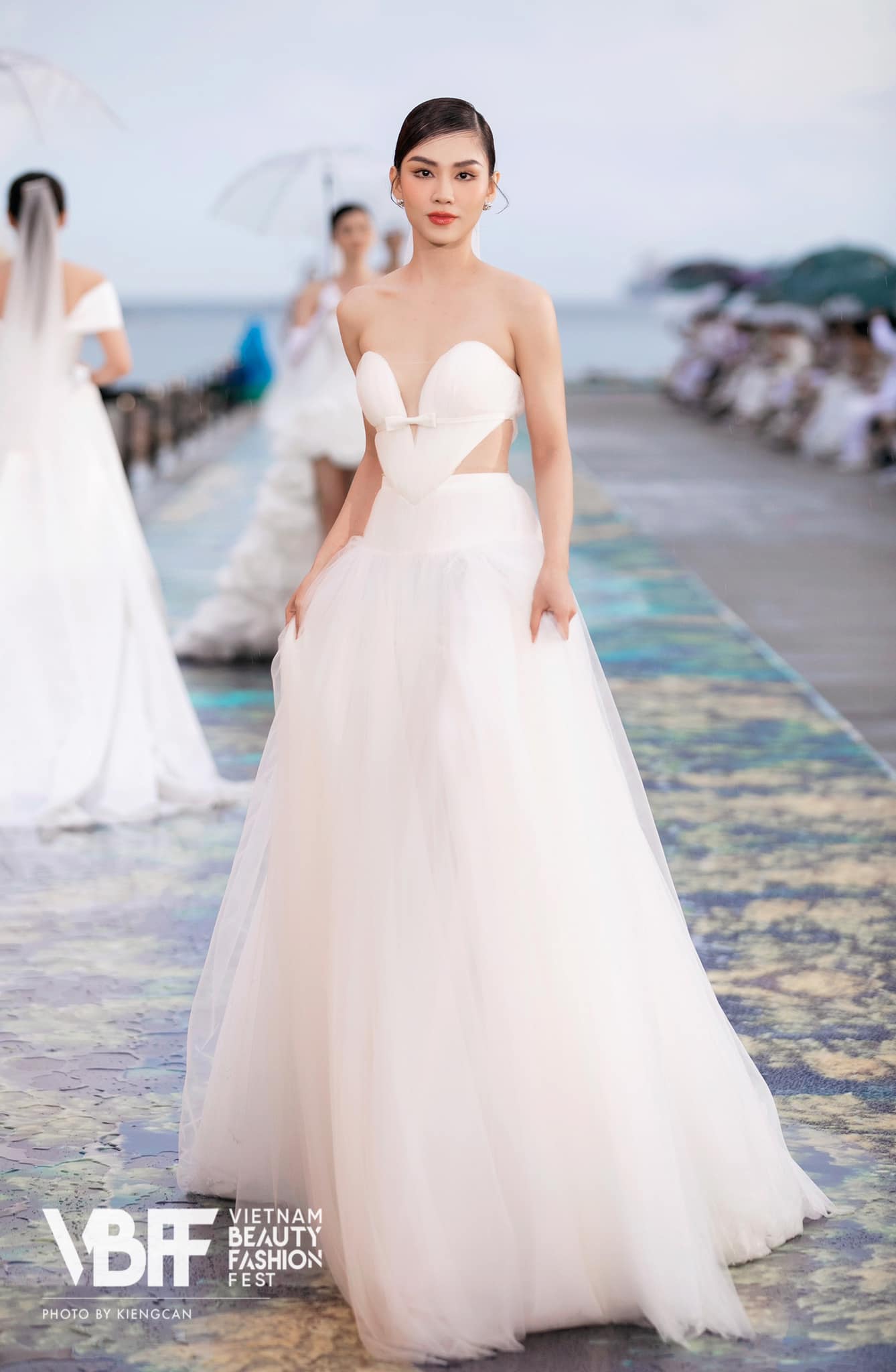 Huỳnh Nguyễn Mai Phương là ai? Tân Miss World Vietnam - Ảnh 2