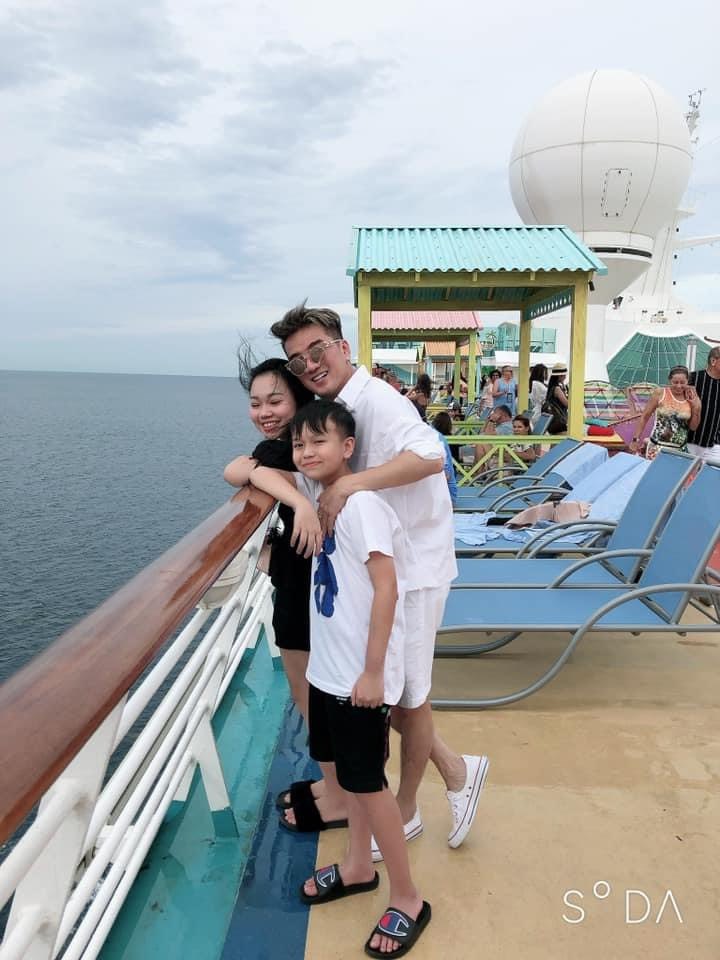 Đàm Vĩnh Hưng chọn người giúp việc với tiêu chí giao tiếp ngoại ngữ tốt - Ảnh 1