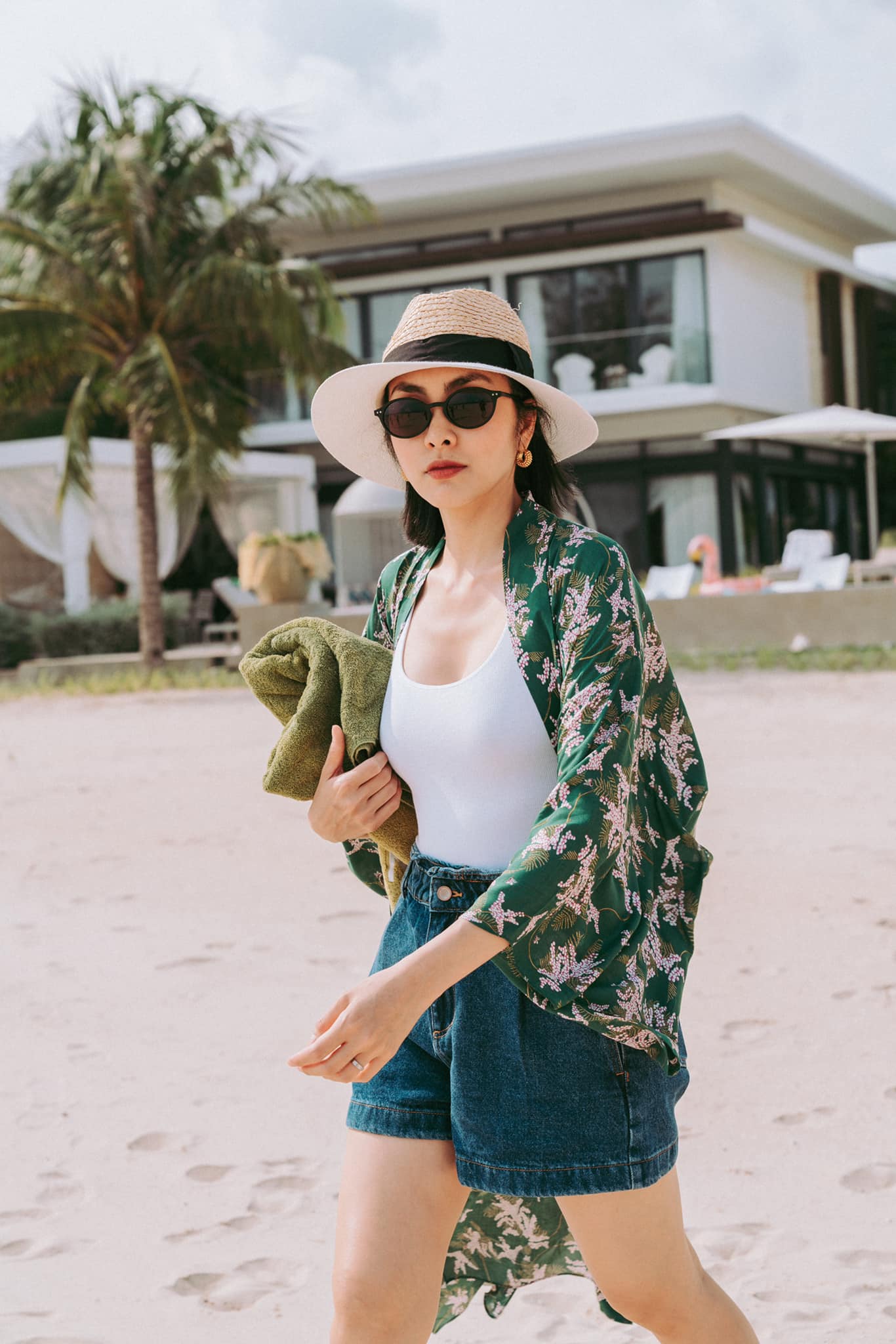 Tăng Thanh Hà lên đồ sương sương, netizen dụi mắt nhiều làn vì cứ ngỡ gái son - Ảnh 1