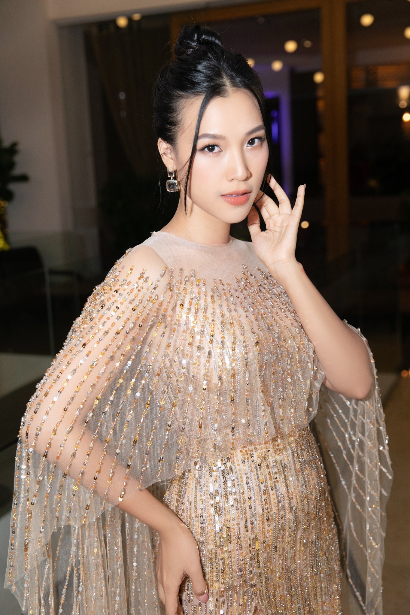 MC Hoàng Oanh - Ảnh 1