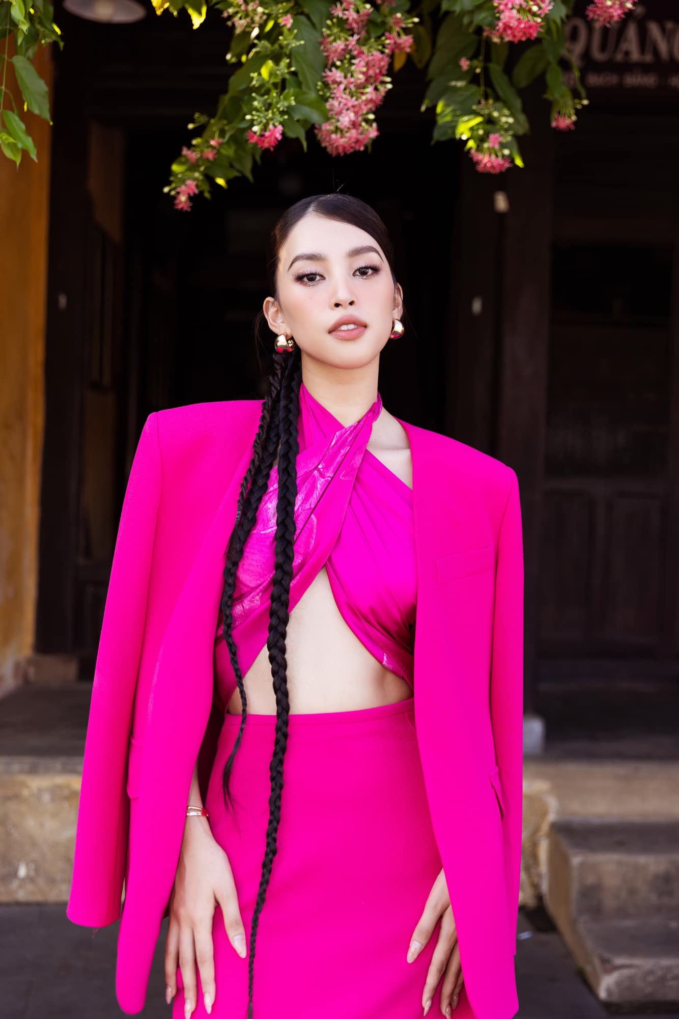 Các cô gái còn dám soi gương khi nhìn thấy bức ảnh này của Hoa hậu Tiểu Vy? - Ảnh 1