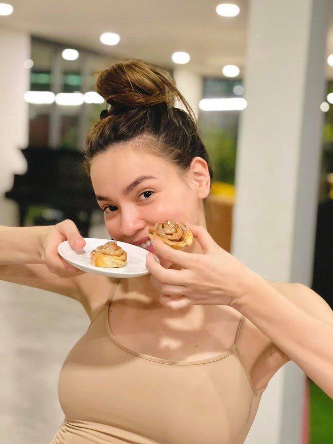 Hồ Ngọc Hà: Bên ngoài là 