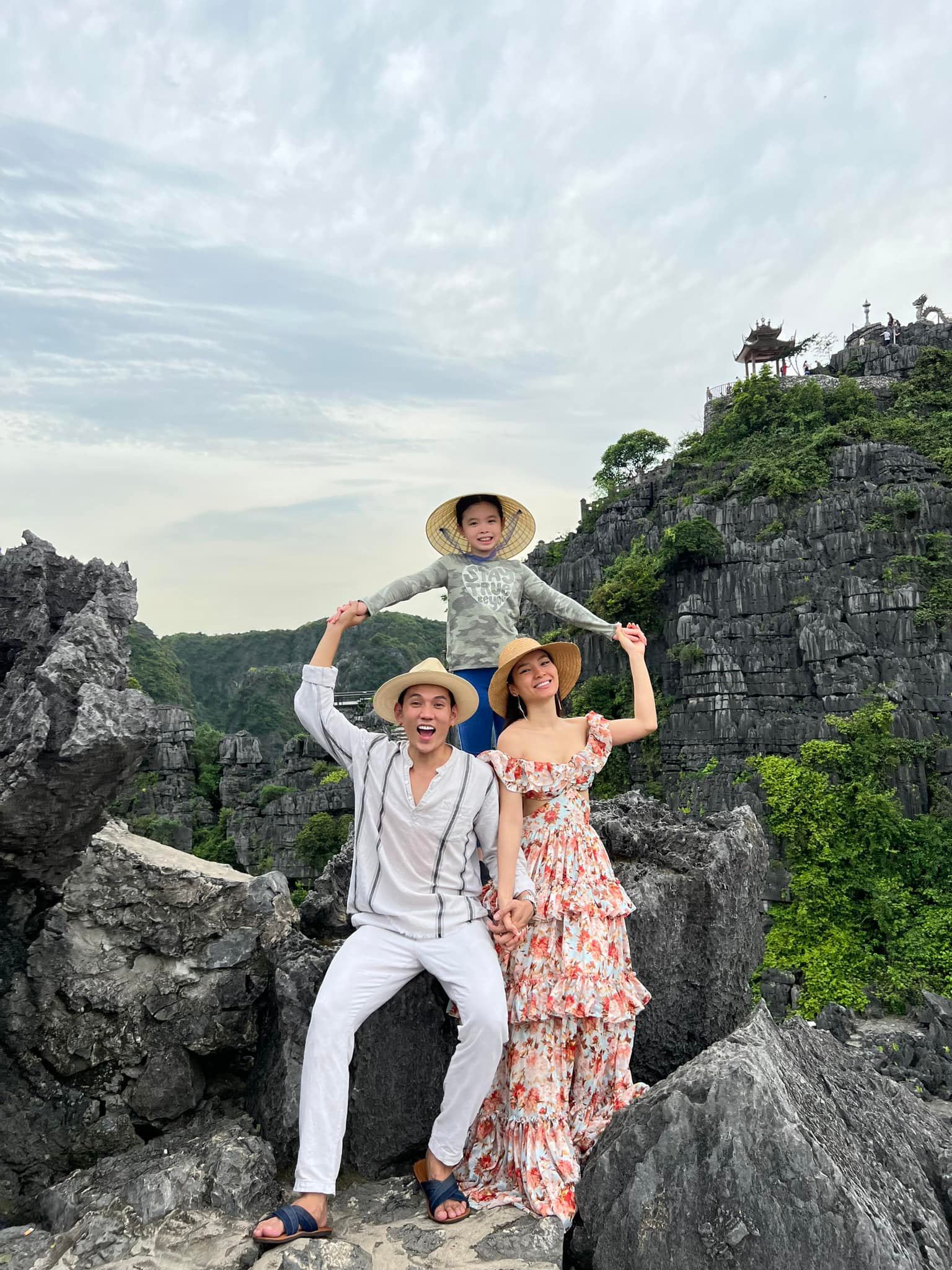 Lý Bình nghiêm mặt khiến con riêng của Phương Trinh Jolie xách vali ra khỏi nhà? - Ảnh 2