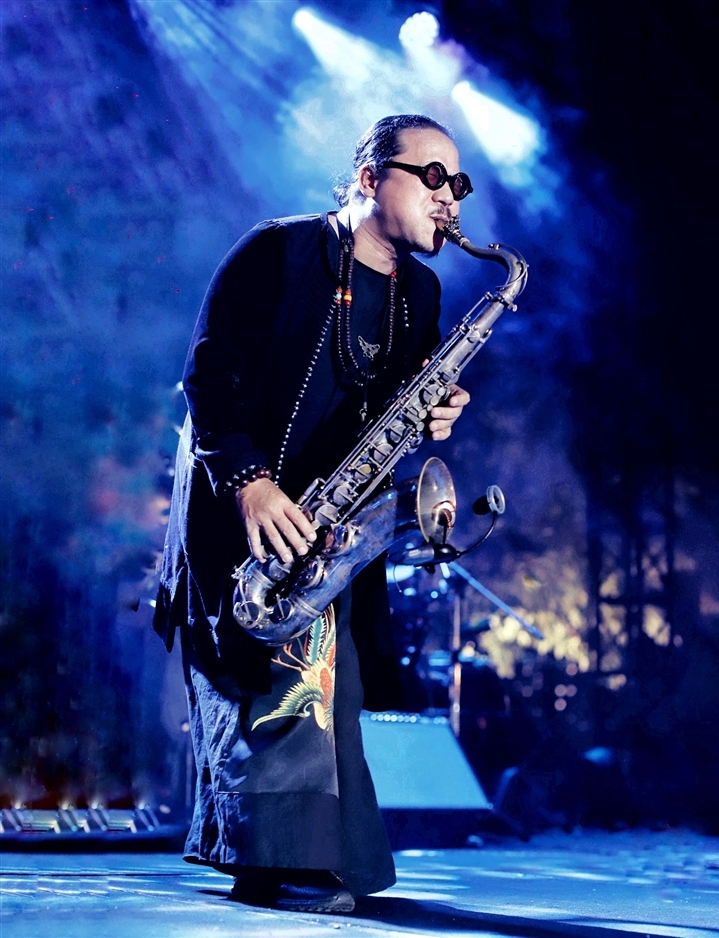 Nghệ sĩ saxophone Trần Mạnh Tuấn phải nhập viện phẫu thuật, gia đình 