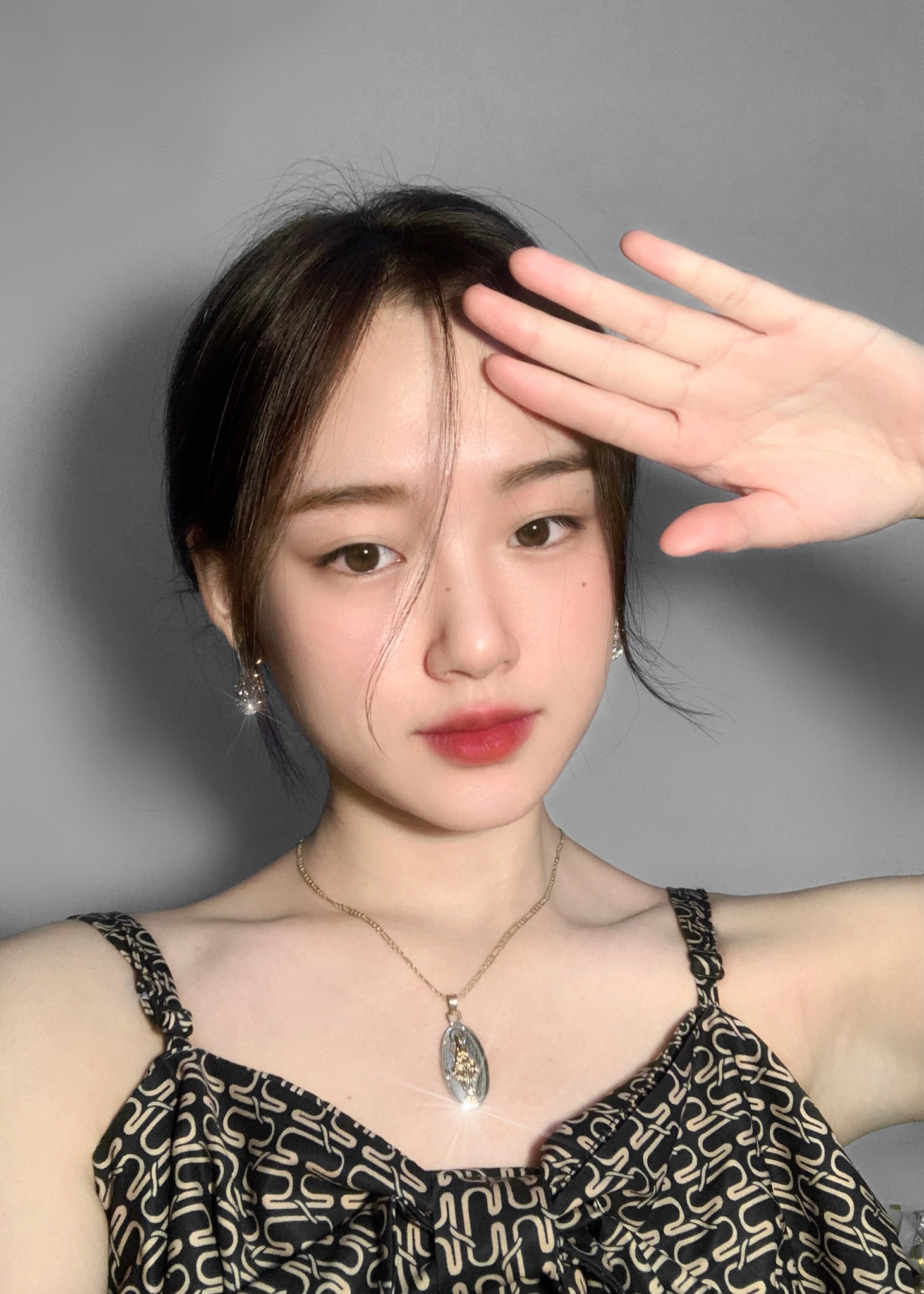 Nữ sinh 2000 bỗng hot rần rần trên MXH vì gương mặt có nhiều nét hao hao Hoàng hậu Nam Phương - Ảnh 3