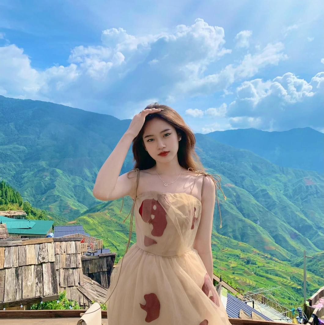 Nữ sinh 2000 bỗng hot rần rần trên MXH vì gương mặt có nhiều nét hao hao Hoàng hậu Nam Phương - Ảnh 2