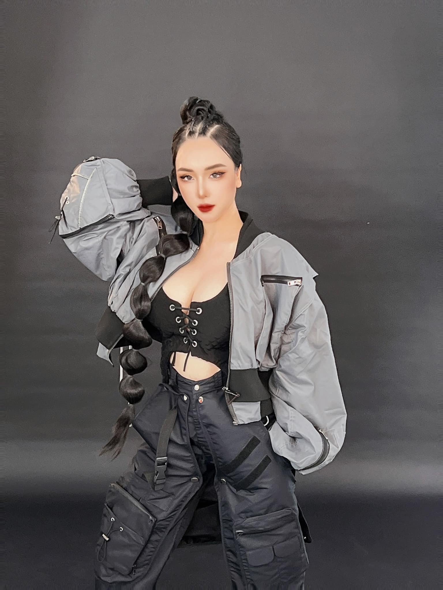 DJ Thảo BeBe là ai? Bà xã Khắc Việt, người khiến cư dân mạng xôn xao vì truy tìm danh tính gái lạ - Ảnh 2