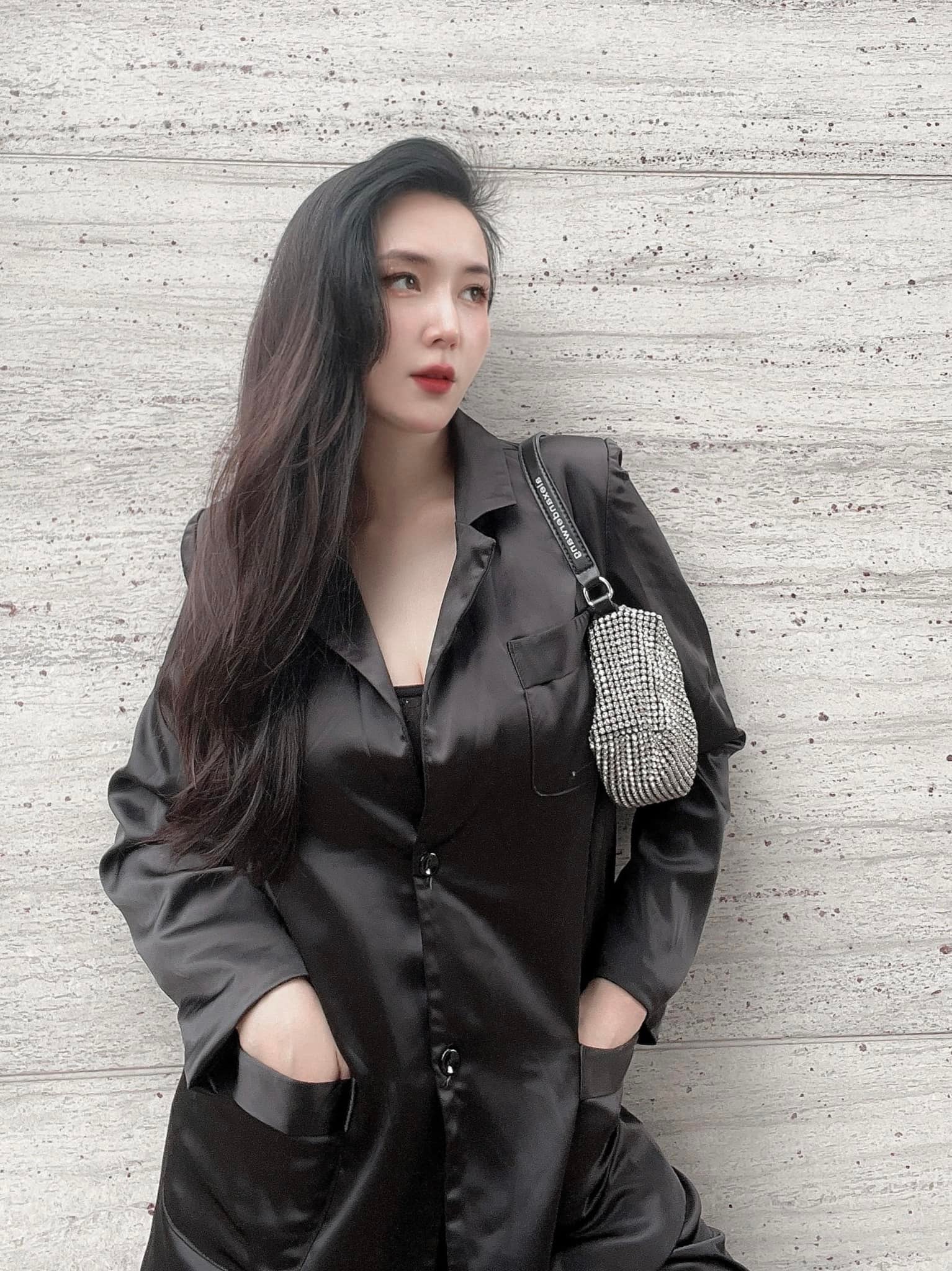 DJ Thảo BeBe là ai? Bà xã Khắc Việt, người khiến cư dân mạng xôn xao vì truy tìm danh tính gái lạ - Ảnh 7