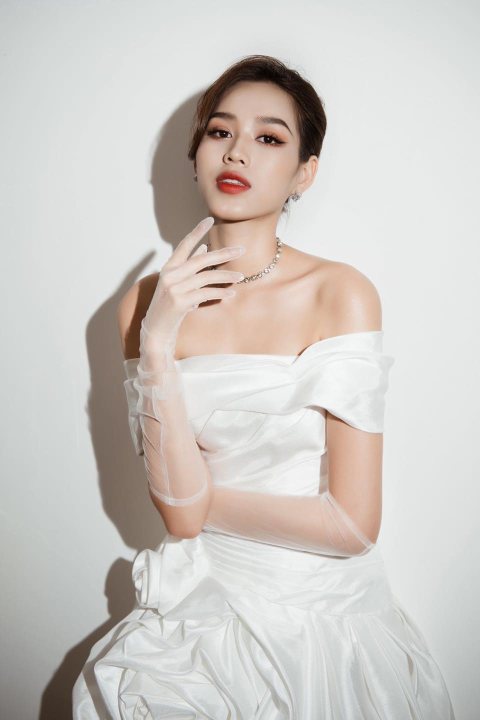 21 tuổi, Đỗ Thị Hà lên mạng than thở: 