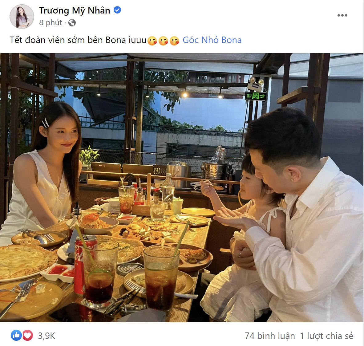 Phí Ngọc Hưng và Trương Mỹ Nhân lần đầu đăng tải khung hình chung có con gái Bona - Ảnh 1