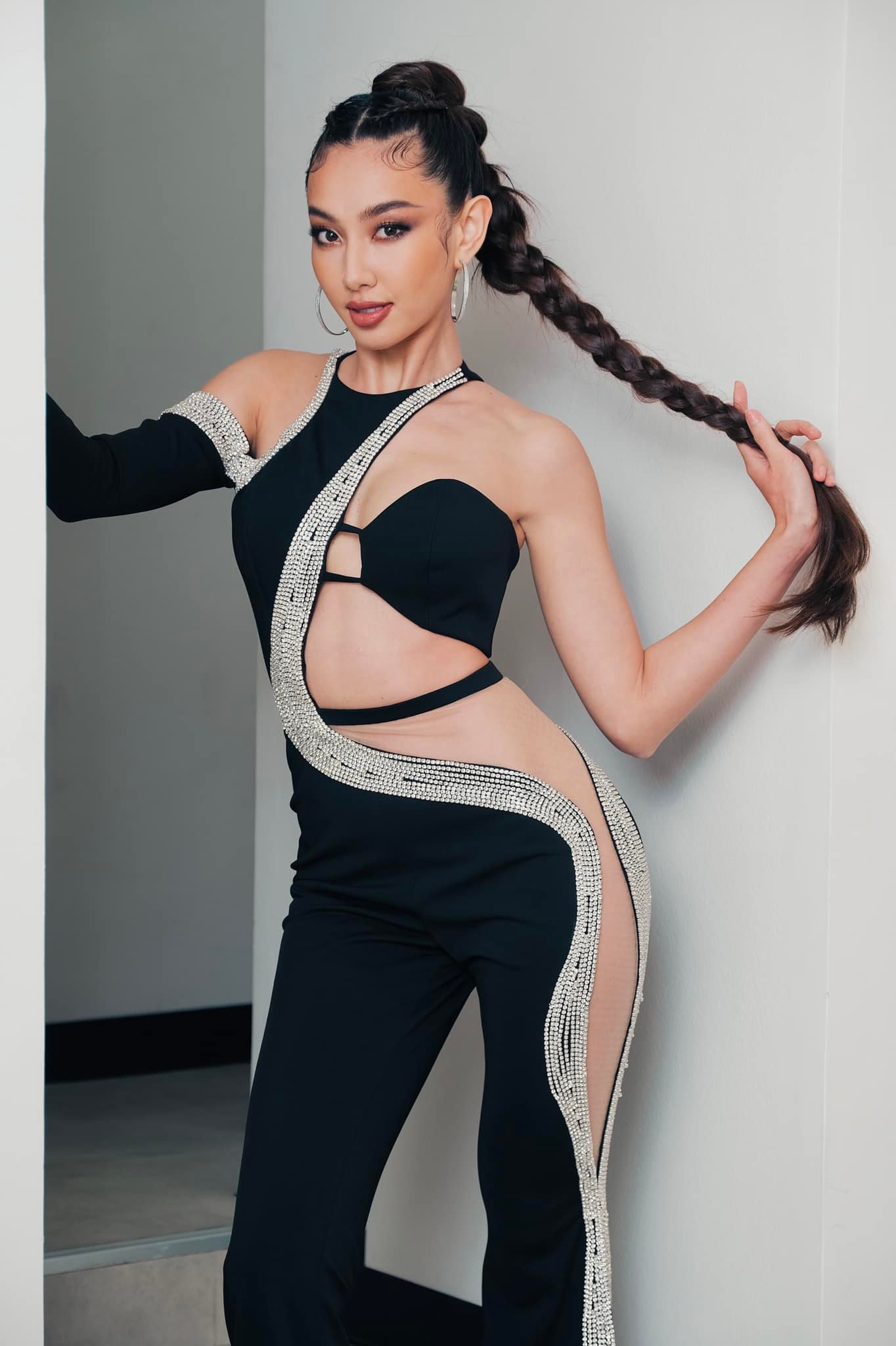 Thủy Tiên khẳng định không phải người đẹp TT khiến cư dân mạng xôn xao - Ảnh 1