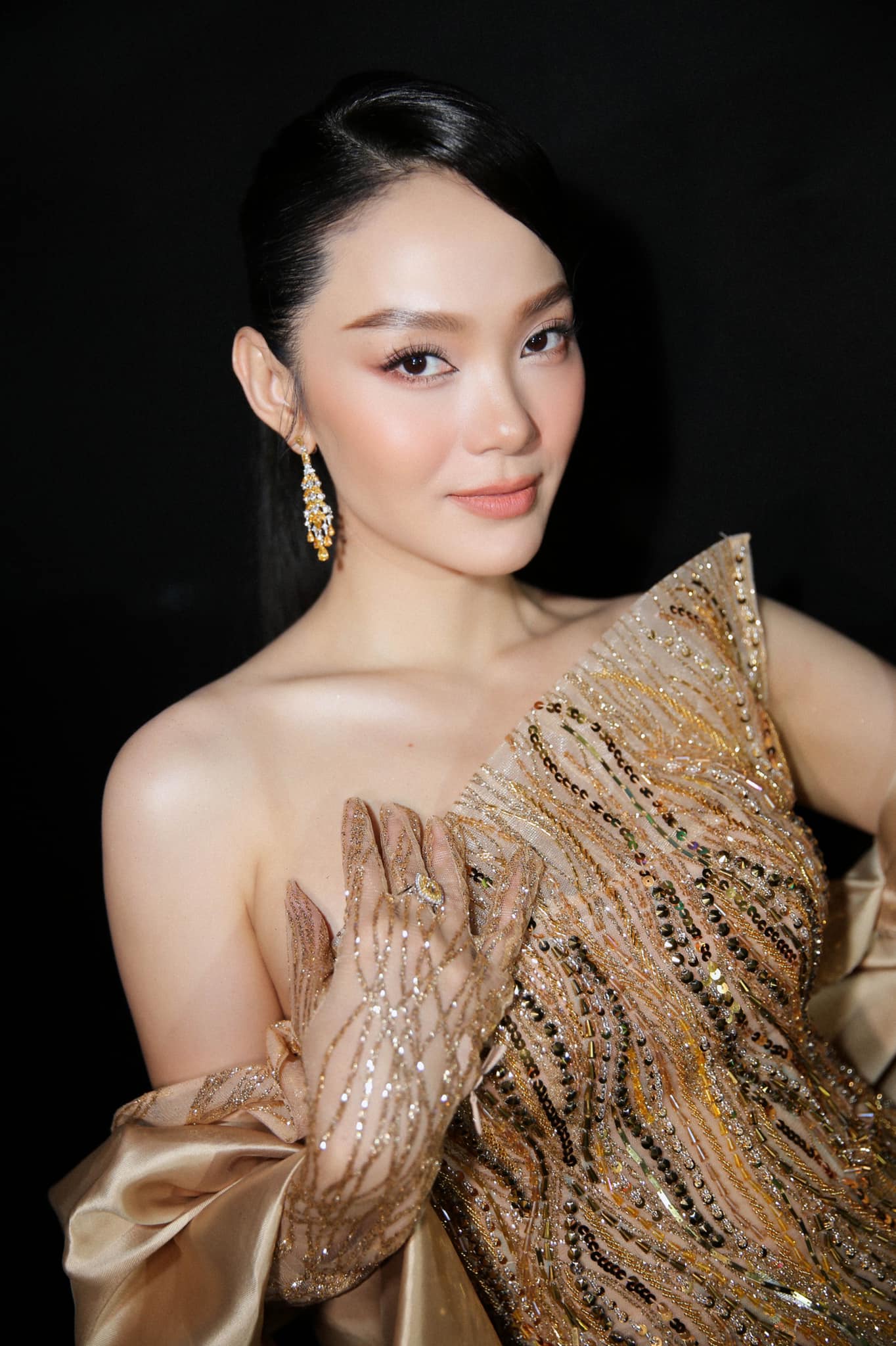 Nghe Minh Hằng triết lý về tình yêu trước khi kết hôn với ông xã đại gia - Ảnh 1