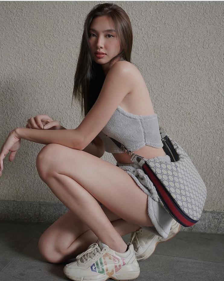 Hoa hậu Thùy Tiên - Ảnh 2