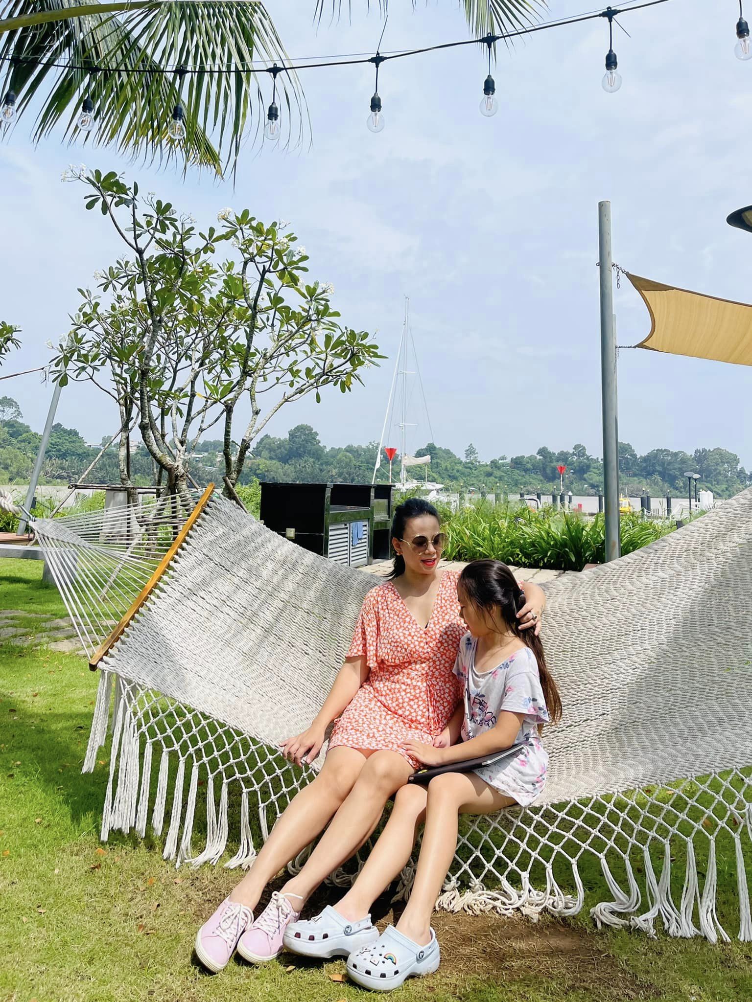 Các con Shark Bình xấu hổ, tự ti, lo lắng sau khi bố công khai bạn gái mới - Ảnh 1