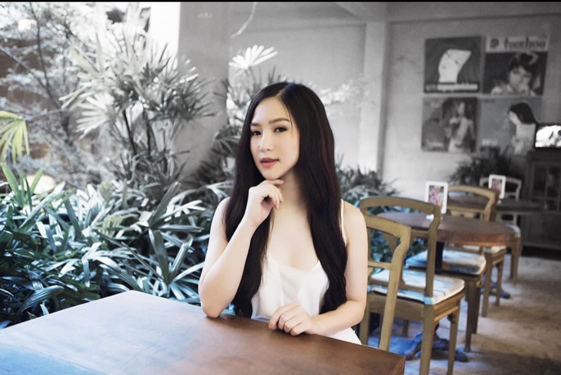 Hương Tràm âm thầm về nước sau ba năm du học Mỹ? - Ảnh 1