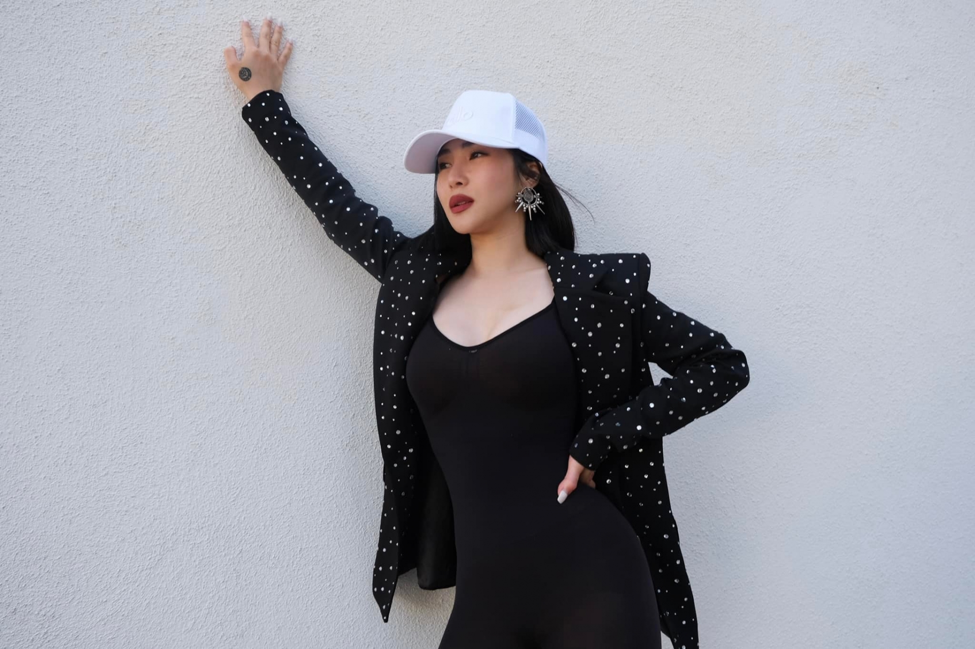 Hương Tràm âm thầm về nước sau ba năm du học Mỹ? - Ảnh 2