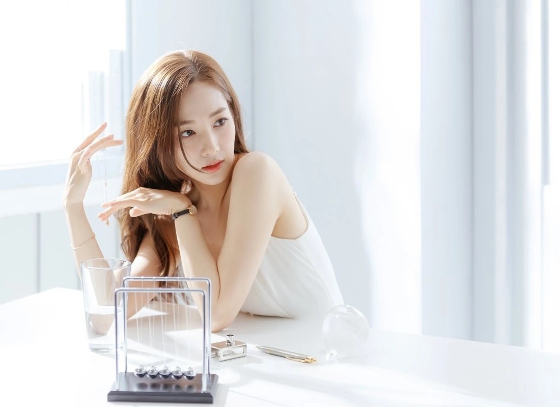 Park Min Young - nữ chính Thư ký Kim - bị khui chuyện hẹn hò CEO nghìn tỷ - Ảnh 1