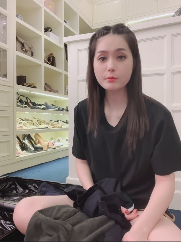 Từ thiện miền Trung bằng tiền túi vẫn bị phản ứng, Đoàn Di Băng đáp trả: 