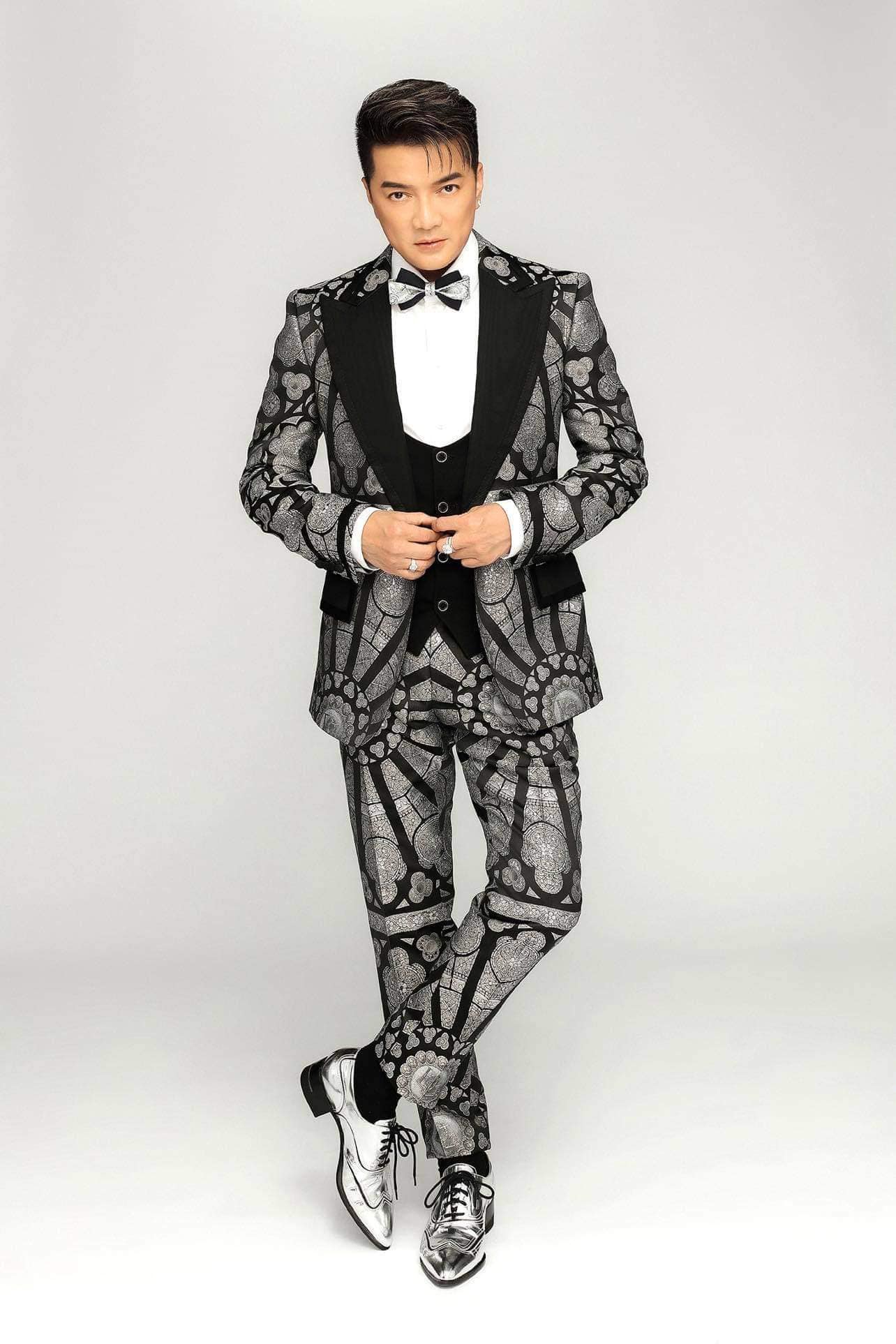 Đàm Vĩnh Hưng lần đầu công khai con trai cùng huyết thống, netizen chỉ thắc mắc danh tính mẹ đứa bé - Ảnh 1