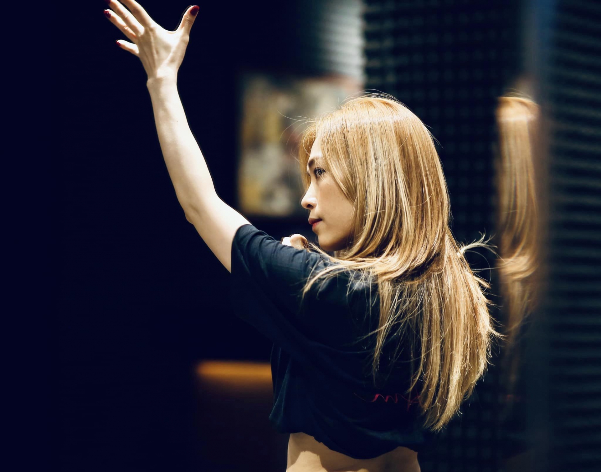 Mỹ Tâm khoe vòng eo nhỏ cạnh tranh với Ngọc Trinh, fan chỉ lo lắng điều này - Ảnh 2