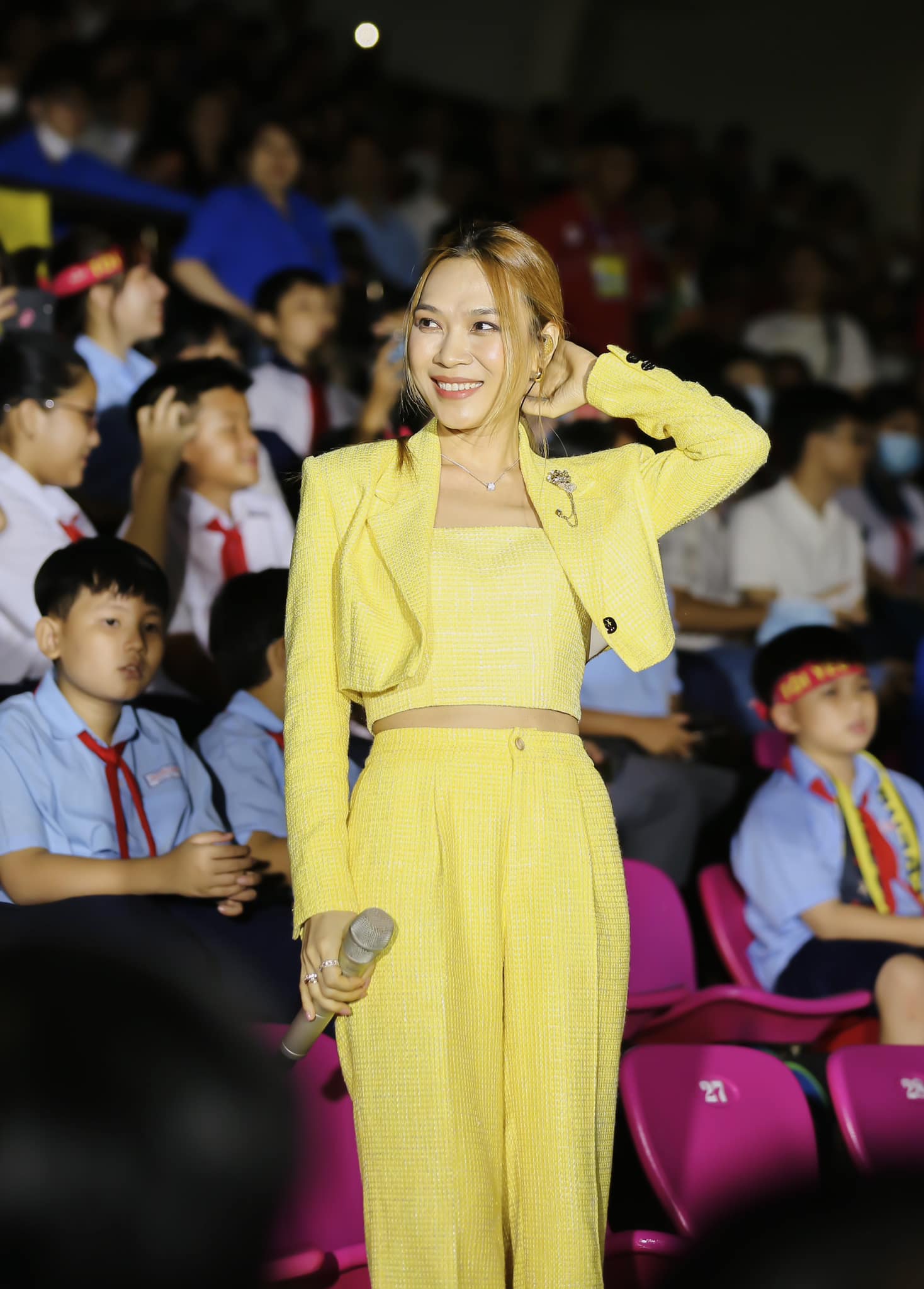 Bật mí bí quyết váy áo giúp Mỹ Tâm 