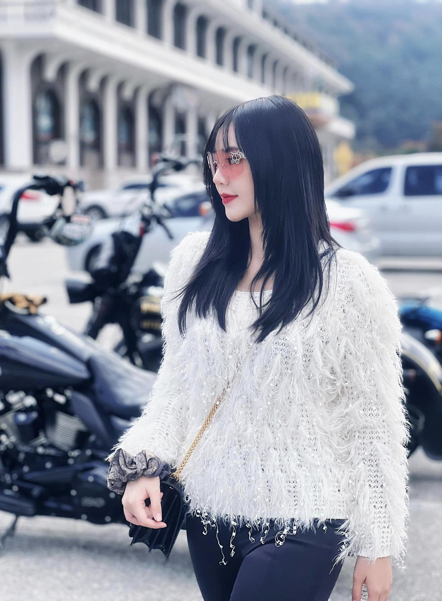 Mỹ Tâm, Hòa Minzy, Thùy Tiên mix đồ len cực chất cho mùa đông - Ảnh 7