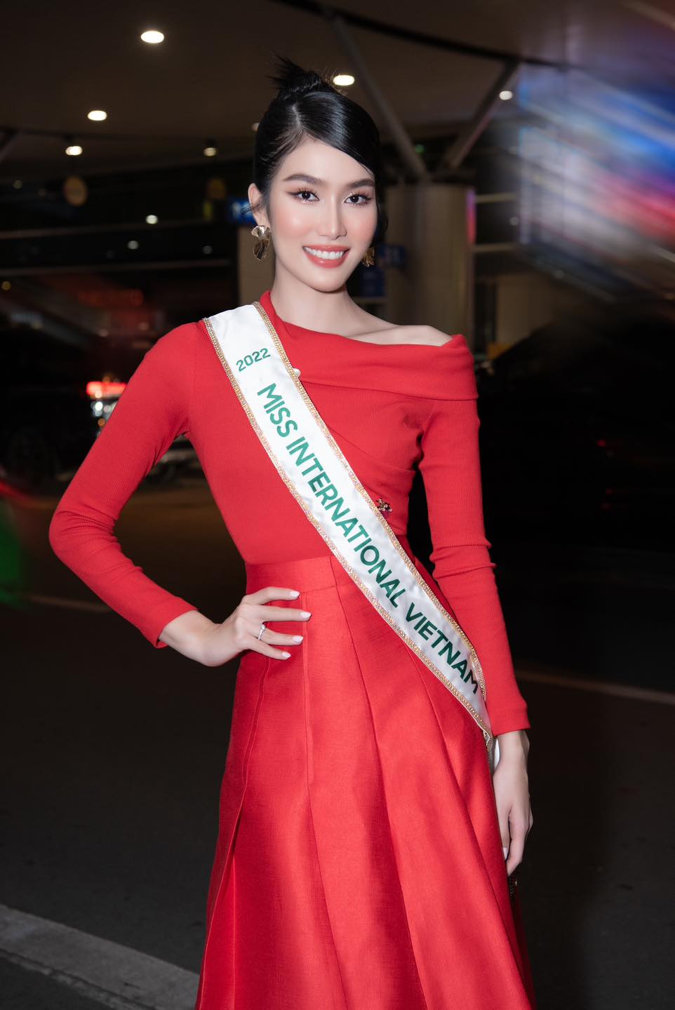 Á hậu Phương Anh nhập cuộc với phong cách chuẩn Miss International, ngày đội vương miện không còn xa - Ảnh 1