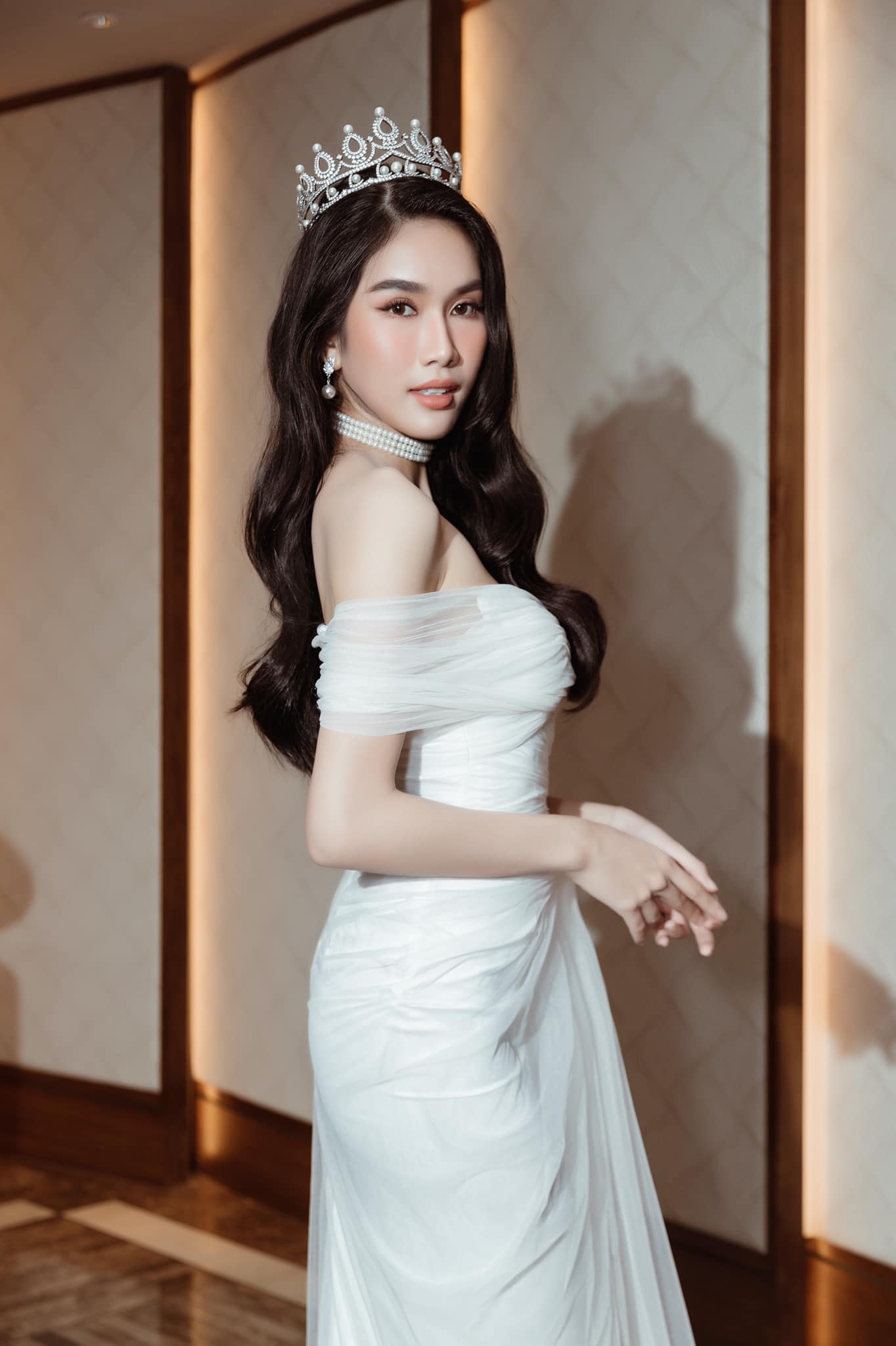 Á hậu Phương Anh nhập cuộc với phong cách chuẩn Miss International, ngày đội vương miện không còn xa - Ảnh 1