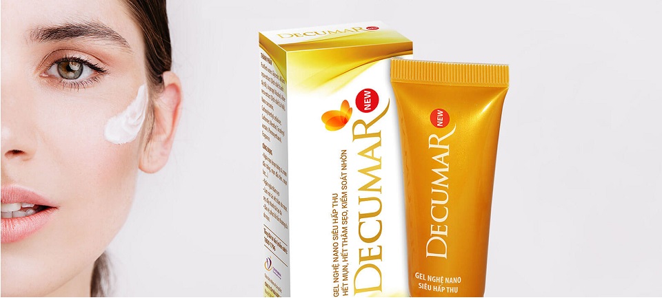 Kem (gel) trị mụn Decumar không chỉ giúp loại bỏ mụn hiệu quả mà còn giúp giữ ẩm cho da mịn màng.
