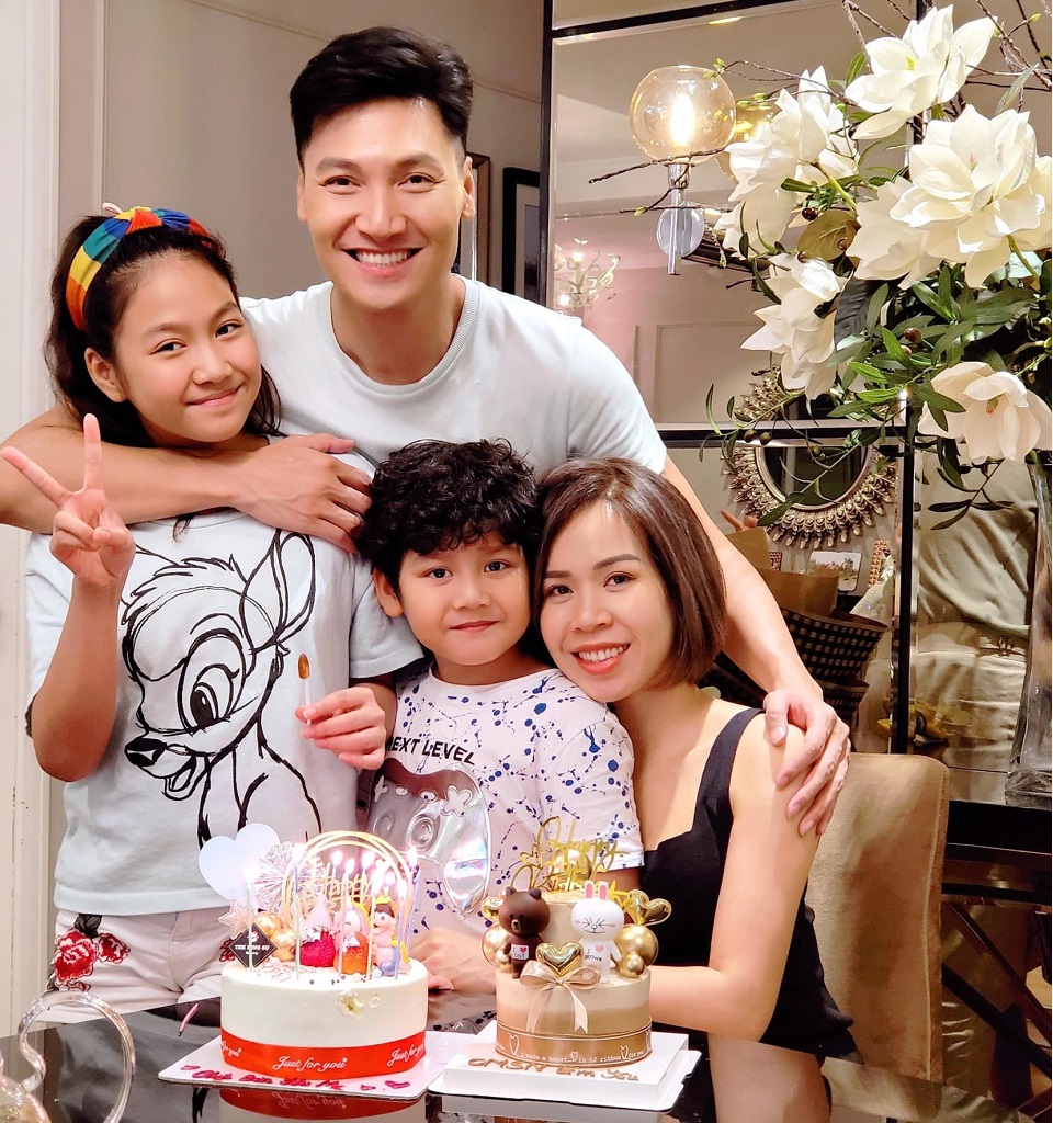 Gia đình hạnh phúc của diễn viên Mạnh Trường.