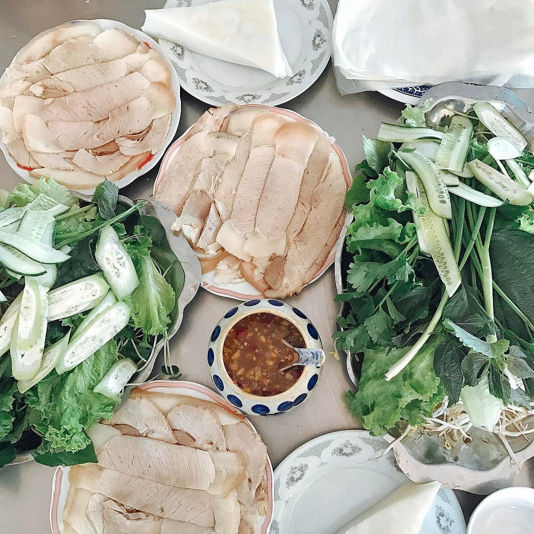 Hấp dẫn như bánh tráng cuốn thịt heo Đà Nẵng