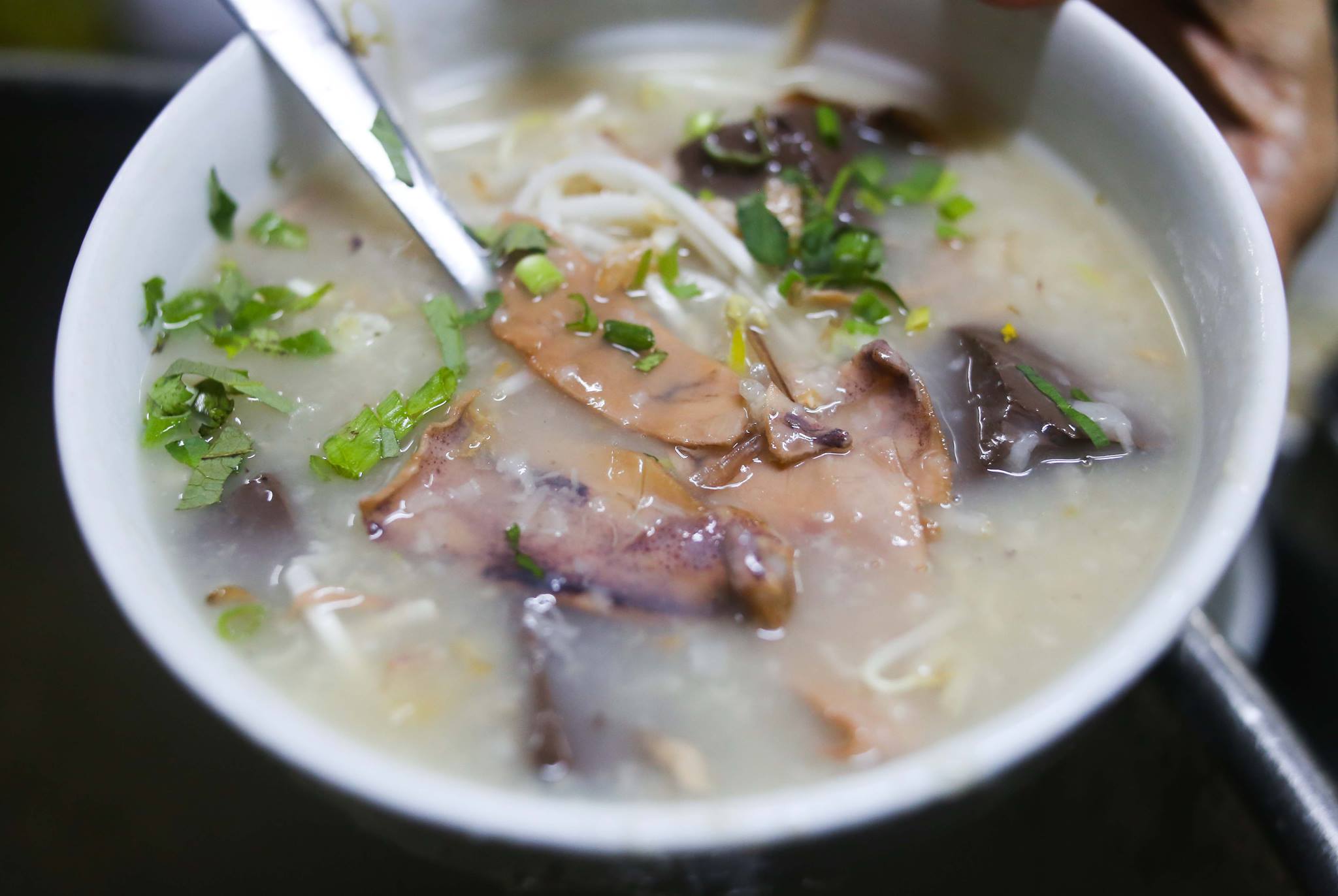 Cháo mực, món ăn ngày mưa ưa thích của người Sài Gòn