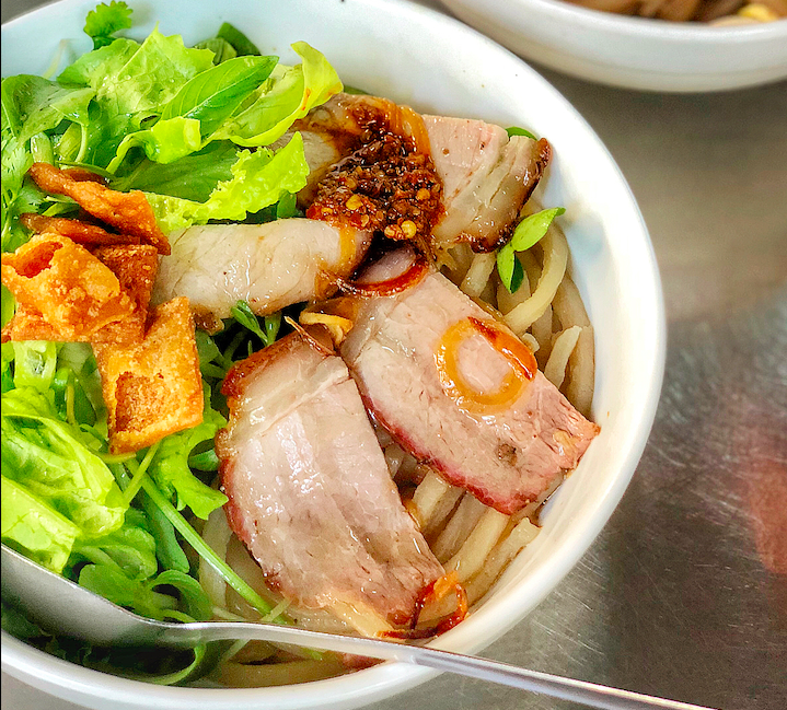 Cao lầu, món ngon nhớ đời của Hội An